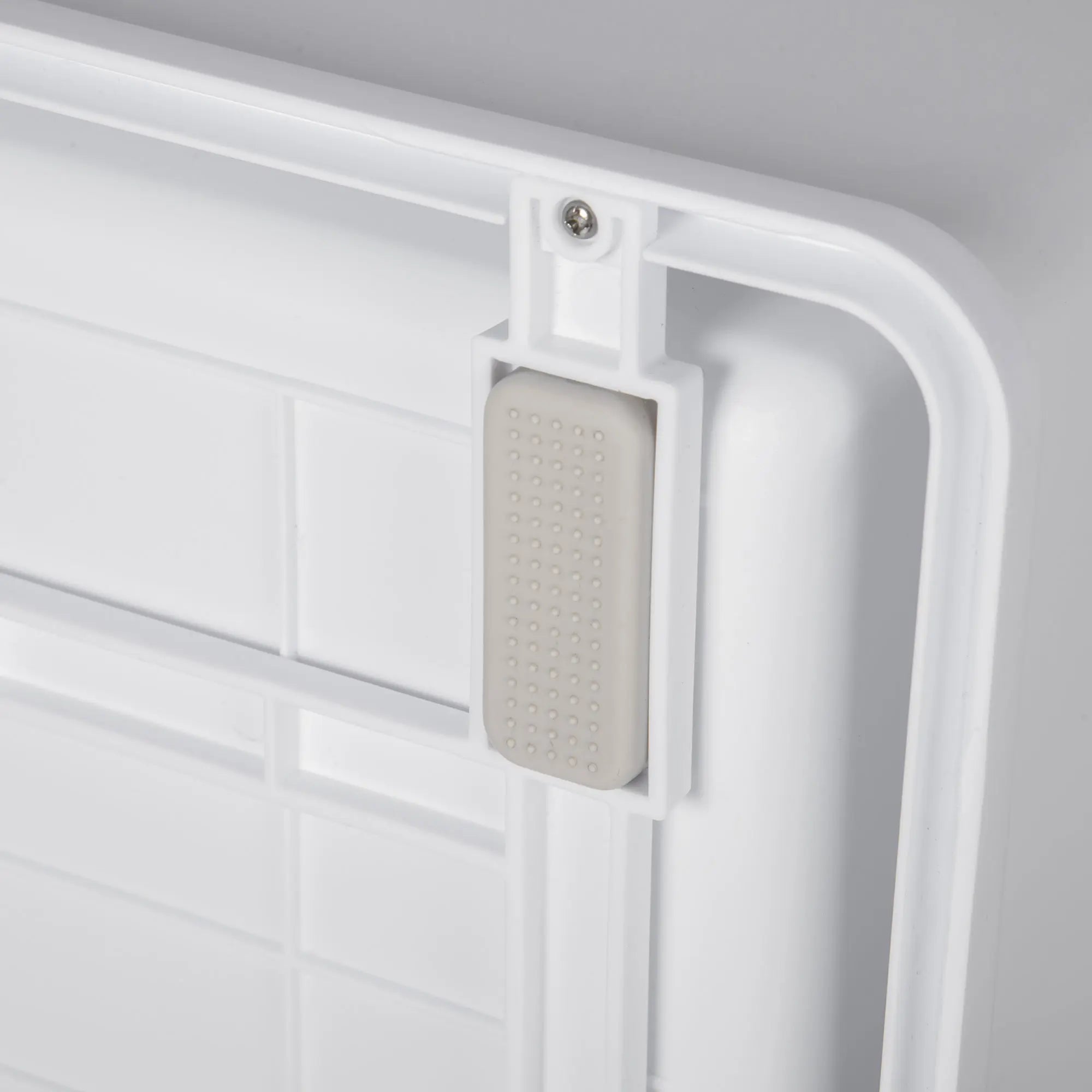 door latch detail — W2225P217616