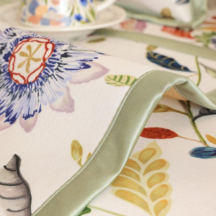 Reinforced green edge on floral ice silk sofa cover