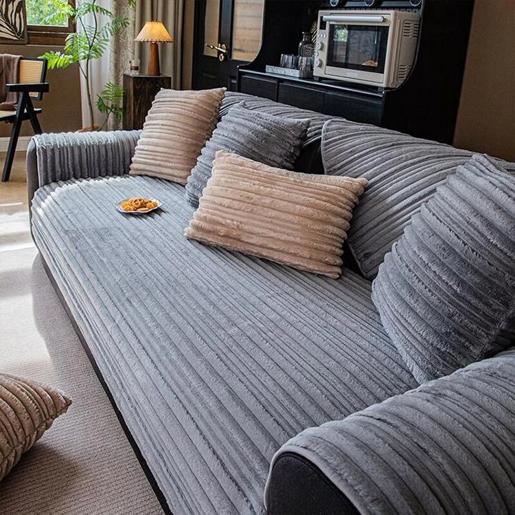 Light gray Fleece couch cover variant